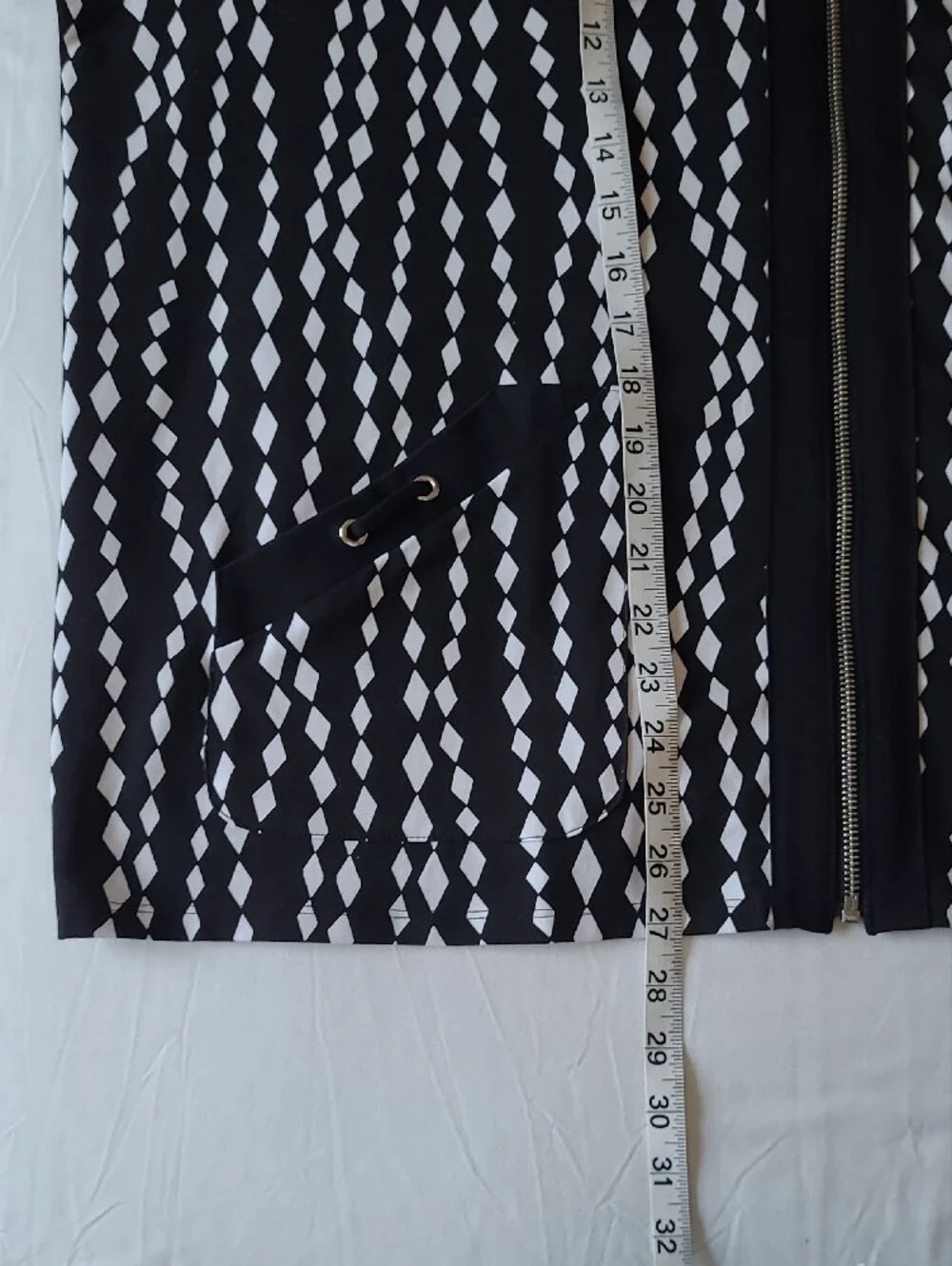 Chico's Black & White Diamond Rain Zip Jacket. Sz. XXL. NWOT.